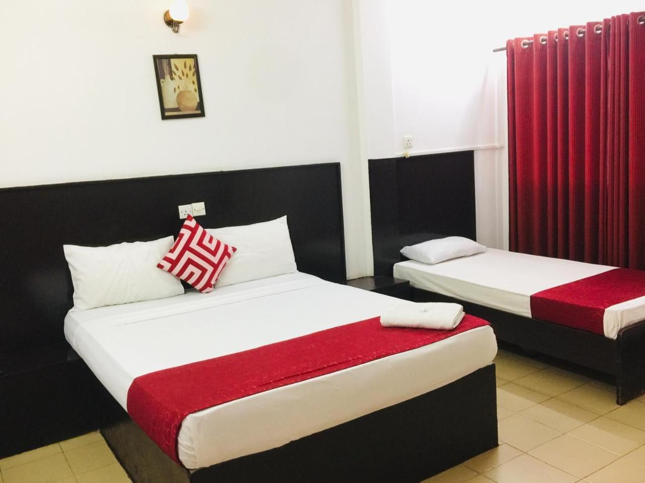 Hotel Nelly Vavuniya Екстериор снимка