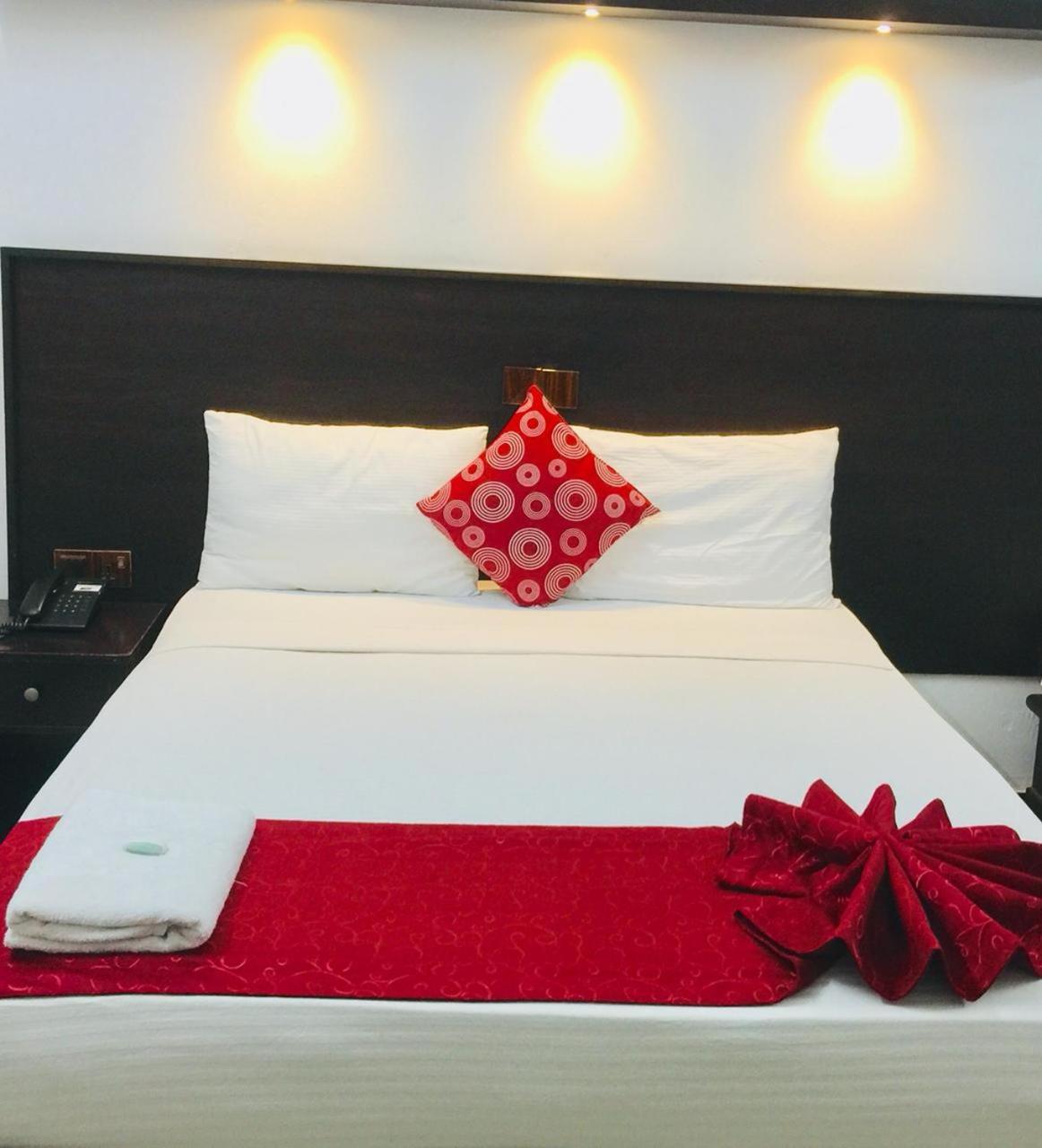 Hotel Nelly Vavuniya Екстериор снимка
