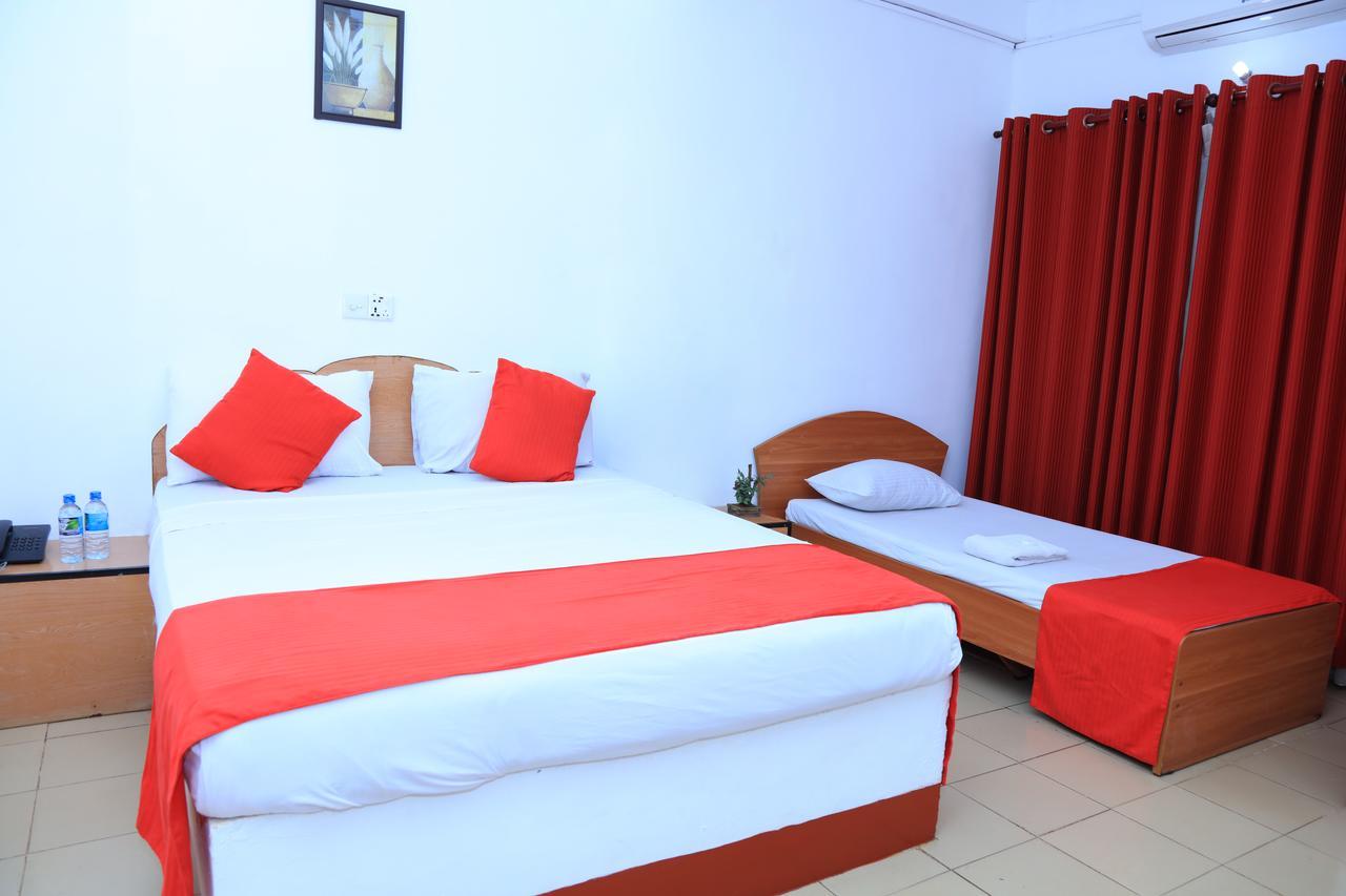 Hotel Nelly Vavuniya Екстериор снимка