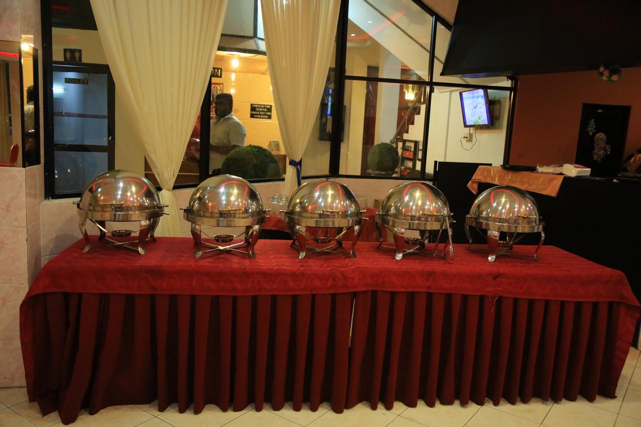 Hotel Nelly Vavuniya Екстериор снимка