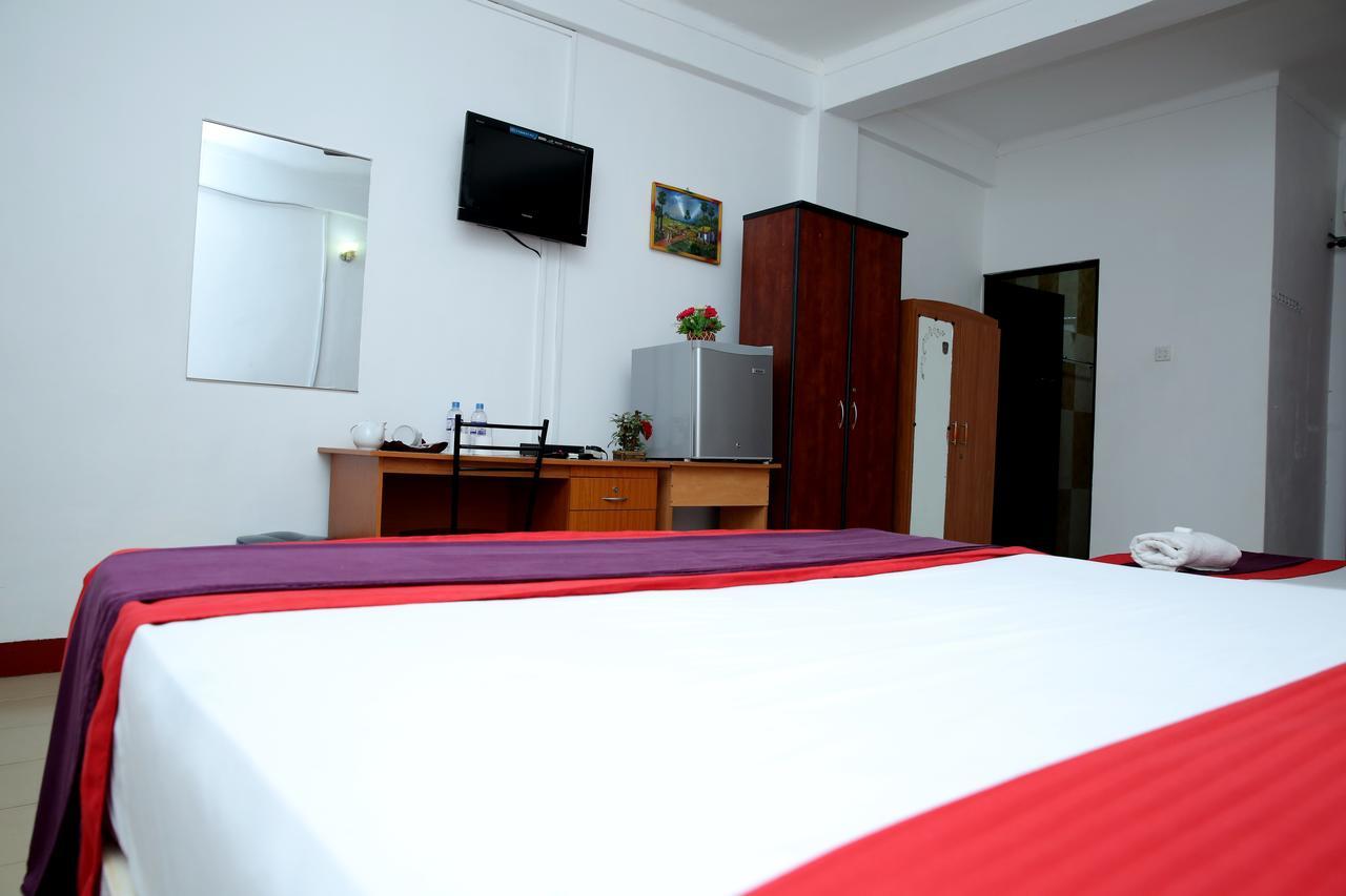 Hotel Nelly Vavuniya Екстериор снимка