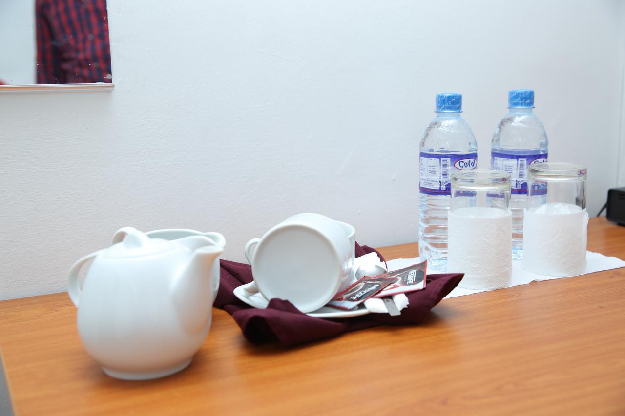 Hotel Nelly Vavuniya Екстериор снимка
