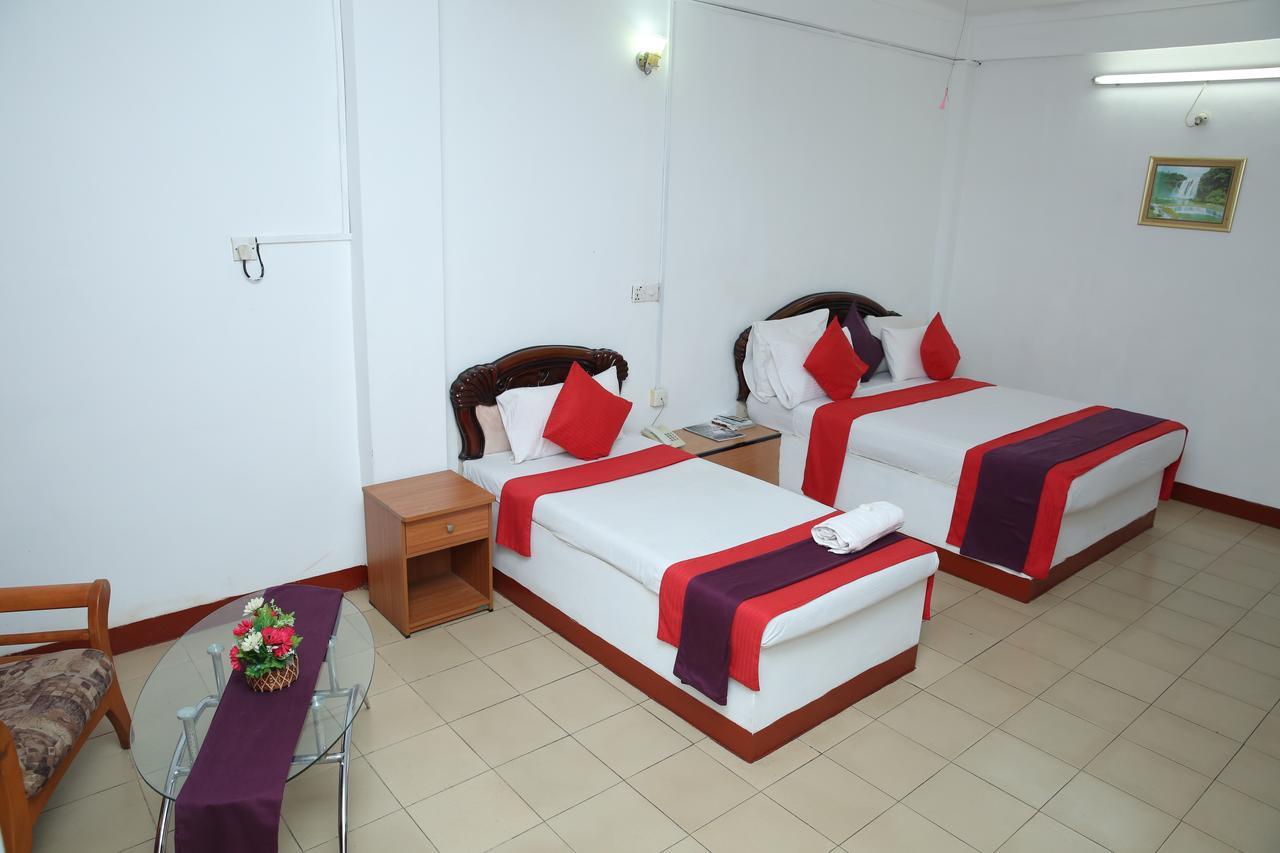 Hotel Nelly Vavuniya Екстериор снимка