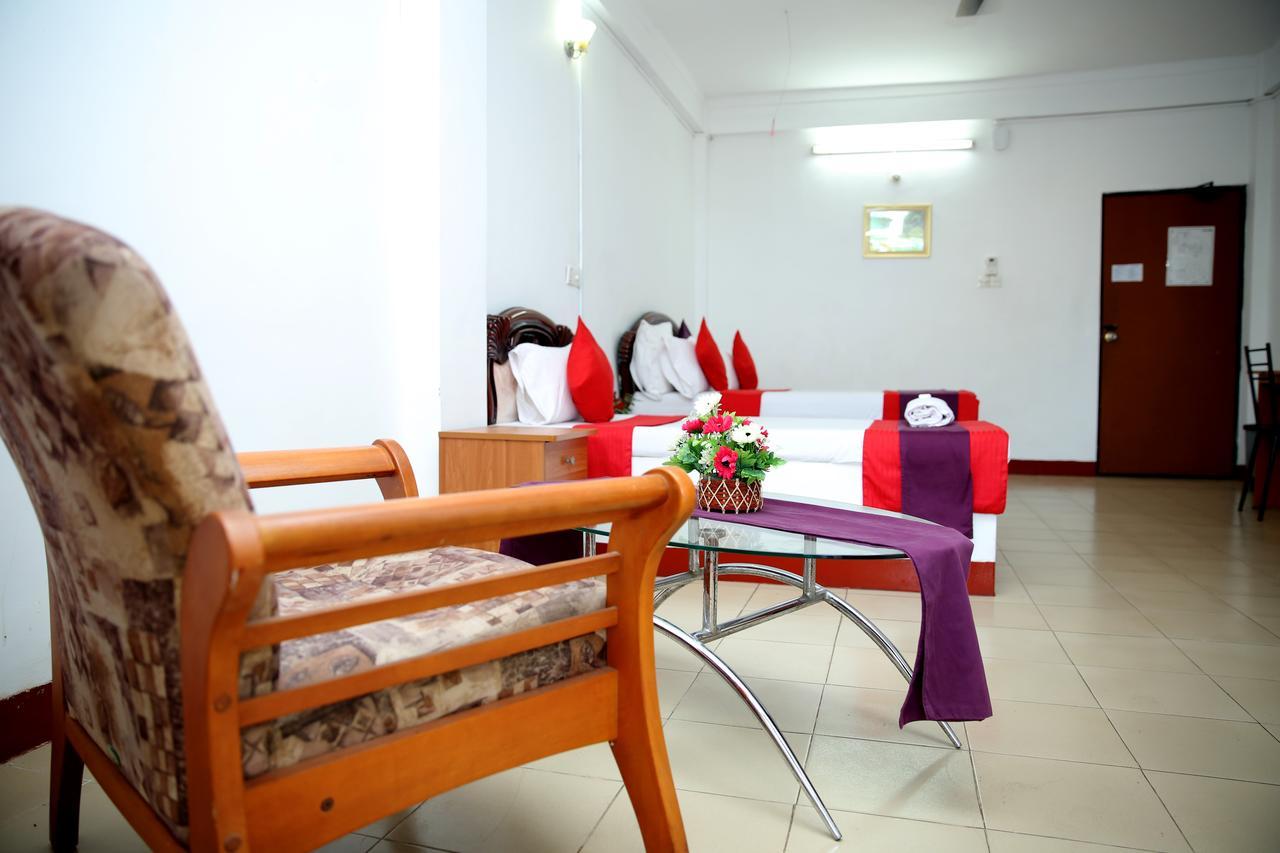 Hotel Nelly Vavuniya Екстериор снимка